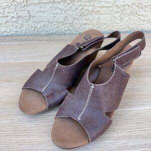 Clarks Women's helio float Tan Leather Slingback Sandals size 7.5m